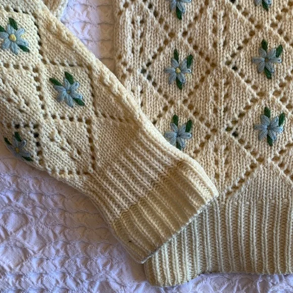 Vintage Original Lanz Salzburg Knit Child’s Floral Embroidered Cardigan - Picture 9 of 16